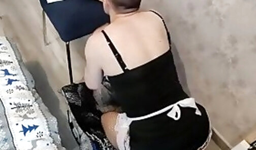 Obedient Maid Serviced Johnson Shemale Porn